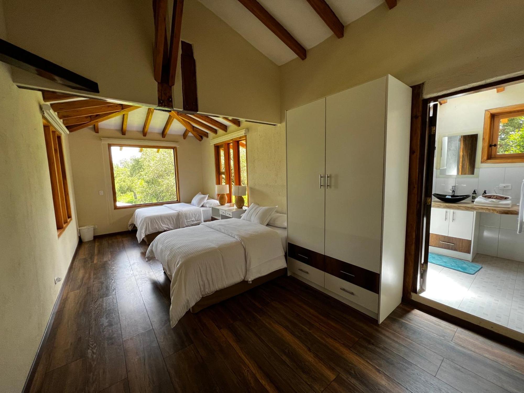 Hacienda Jimenita Wildlife Reserve Puembo Exterior photo